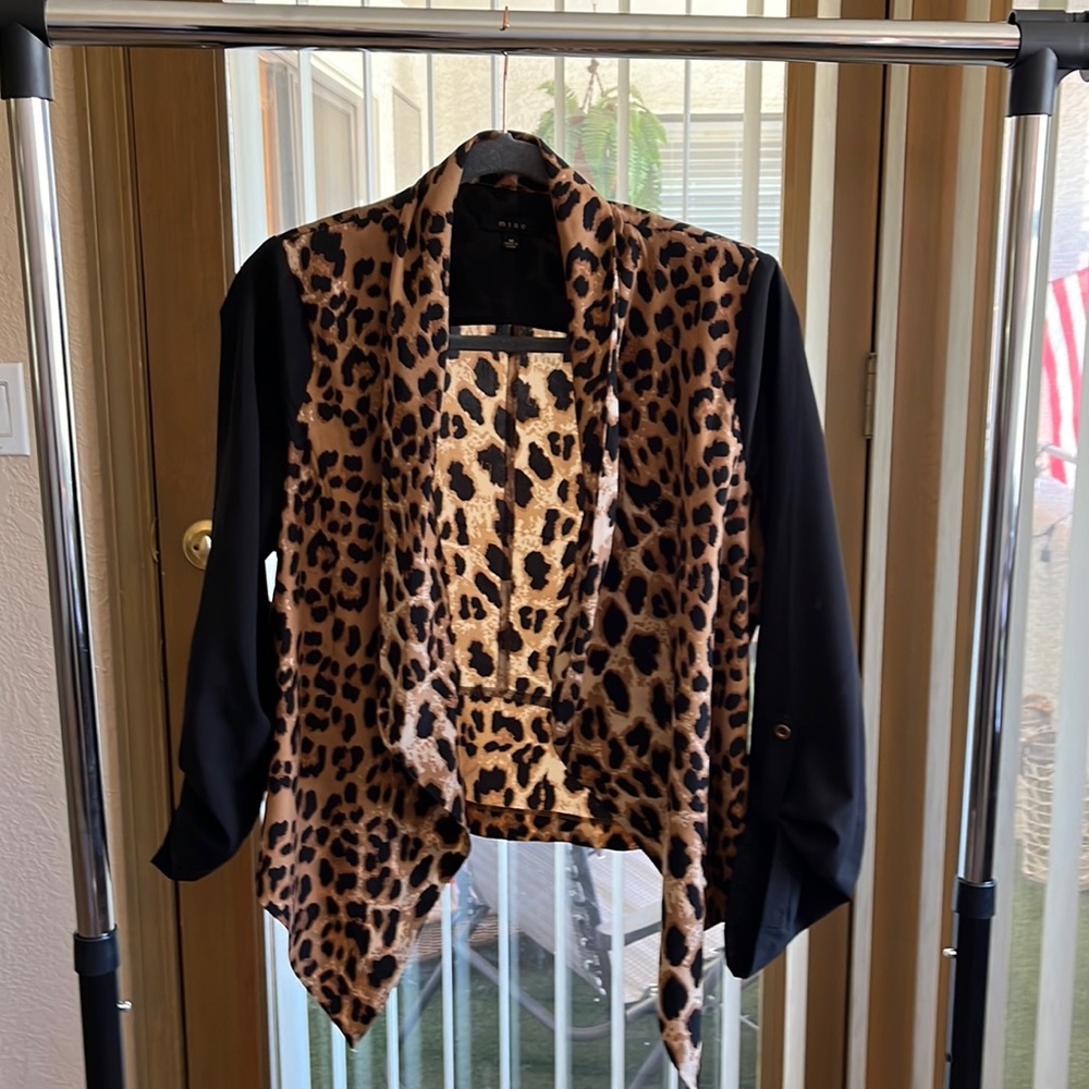 MINE cheetah blazer with optional roll up sleeves  (size:M)